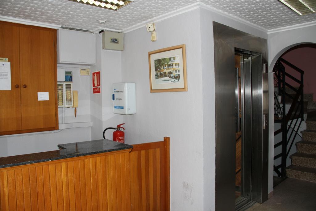 Hostal Mengual Gandía Oda fotoğraf