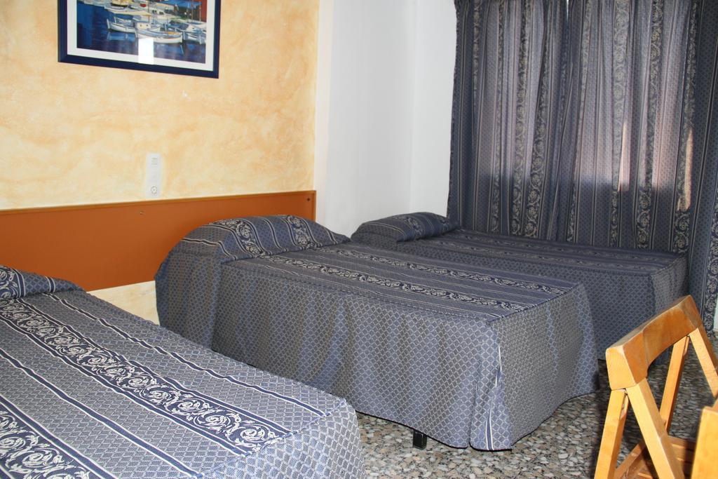 Hostal Mengual Gandía Oda fotoğraf